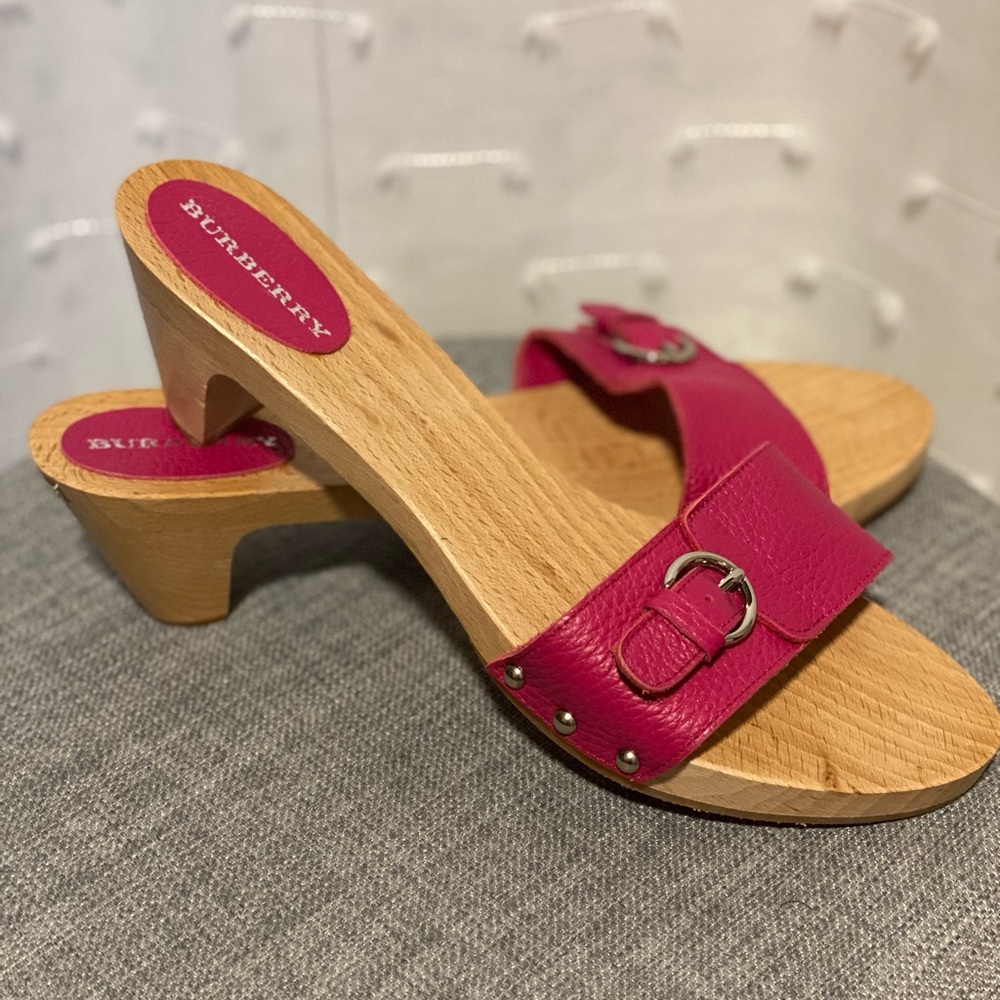 Burberry leather wooden slides